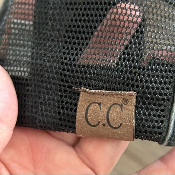 C.C Exclusive Charcoal Gray NLACK Acid Wash Distressed PonyTail Trucker Hat OS - Picture 4 of 8